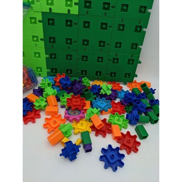 Learning Resources Gears! Building Set 150+ Pieces Bright Colors STEM Toy - Picture 3 of 5